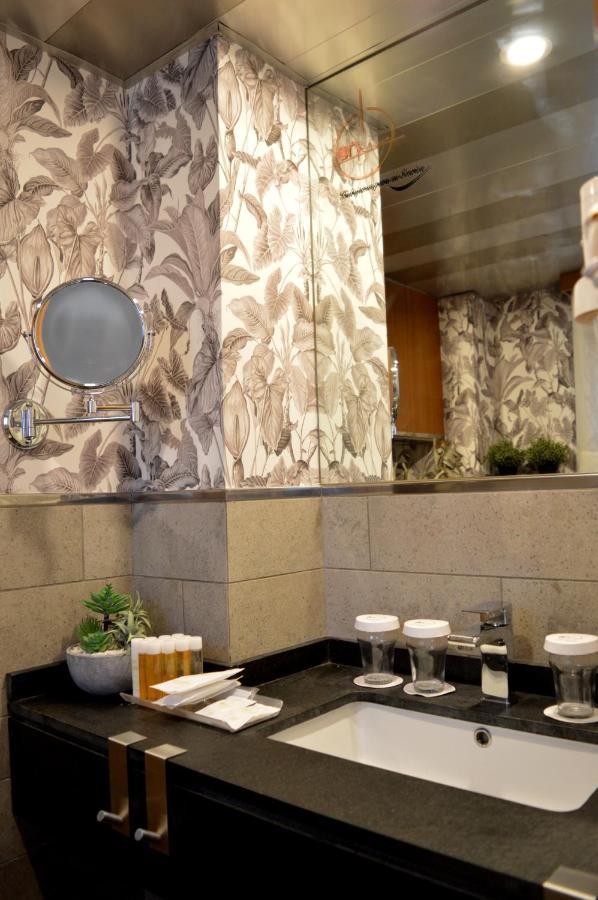 On Suites Sevilla Apartments Designed For Adults Ngoại thất bức ảnh